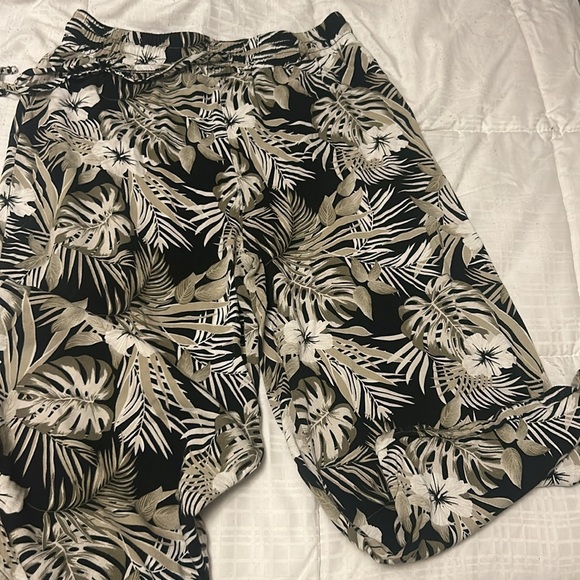 Ardene summer gauchos with matching shirt - Picture 3 of 3